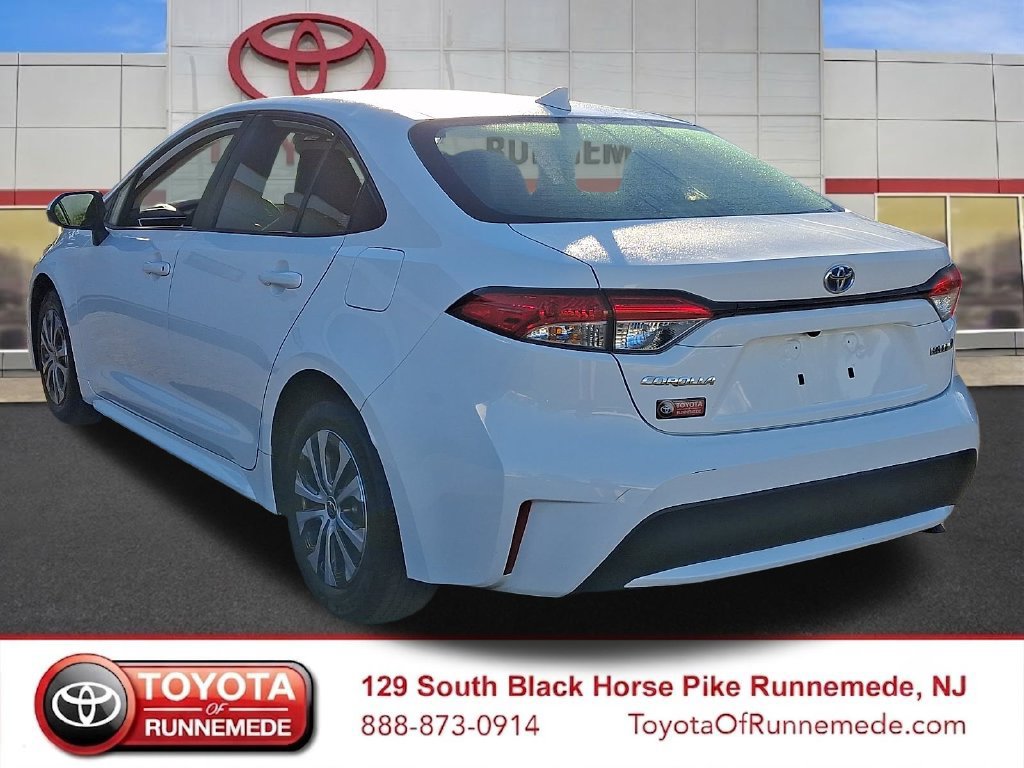 Certified 2022 Toyota Corolla LE FWD image 4