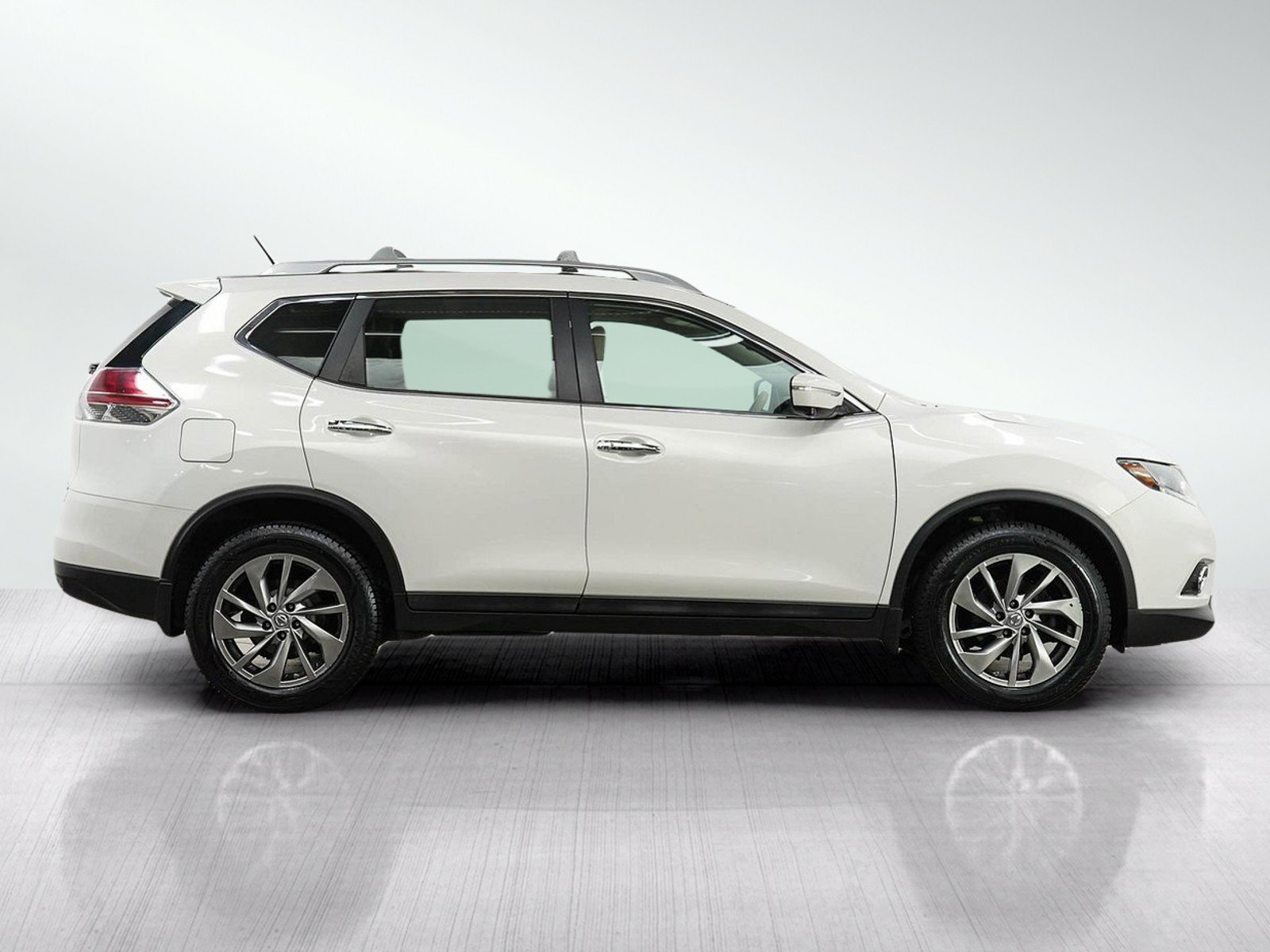 Used 2014 Nissan Rogue SL w/ SL Premium Package AWD/4WD image 6