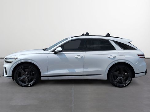 Used 2023 Genesis GV70 2.5T w/ Sport Prestige Package AWD/4WD image 3