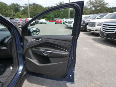 Used 2018 Ford Escape SE w/ SE Sync 3 Package FWD image 23