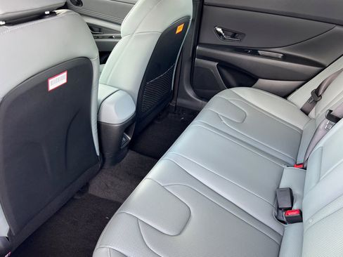 New 2025 Hyundai Elantra Limited image 10