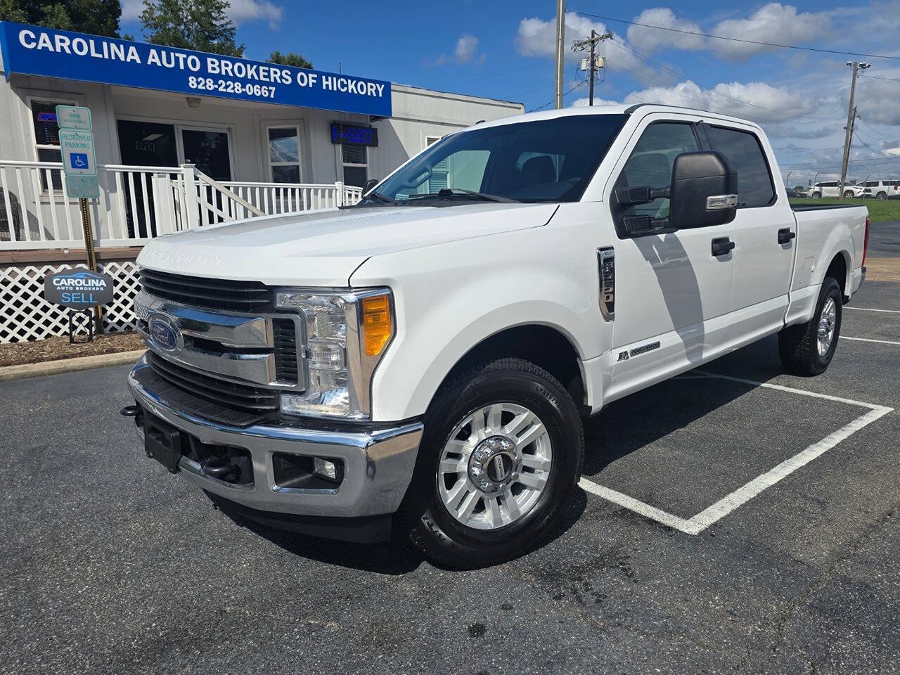 Used 2017 Ford F250 XLT w/ XLT Value Package RWD image 2