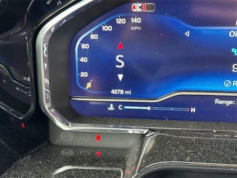 Used 2025 Chevrolet Silverado 1500 LT image 38