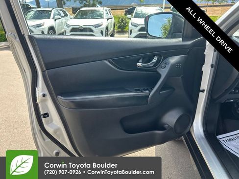 Used 2018 Nissan Rogue SL AWD/4WD image 21