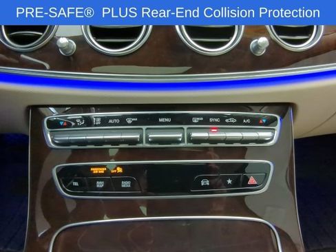 Certified 2022 Mercedes-Benz E 350 4MATIC Sedan image 19