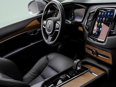 Used 2024 Volvo XC90 B6 Plus image 26