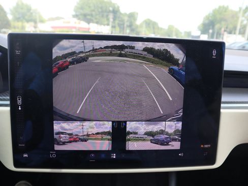 Used 2022 Tesla Model X Plaid AWD/4WD image 28