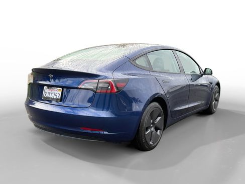 Used 2023 Tesla Model 3 Standard Range image 5