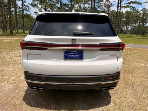 Used 2026 Buick Enclave Preferred FWD image 4