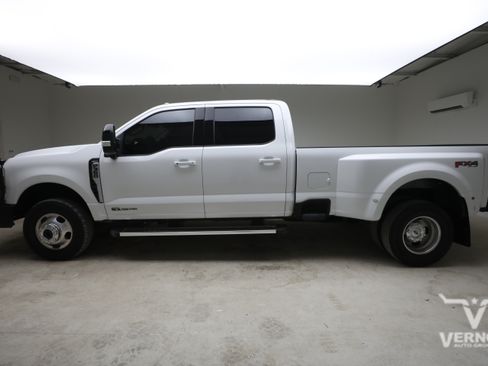 Used 2025 Ford F350 Lariat AWD/4WD image 2