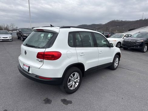 Used 2015 Volkswagen Tiguan S image 8