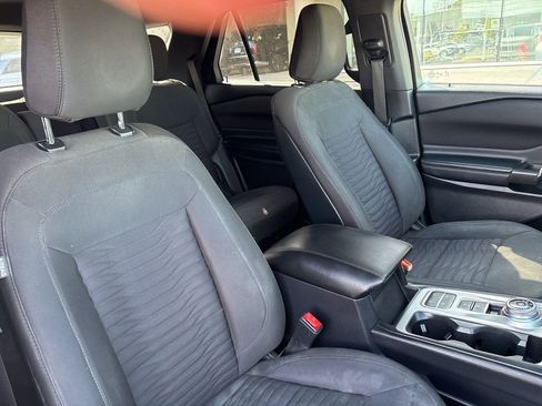 Used 2020 Ford Explorer XLT RWD image 10