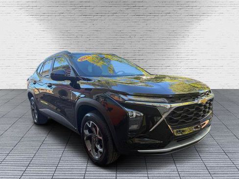 Used 2024 Chevrolet Trax LT image 5