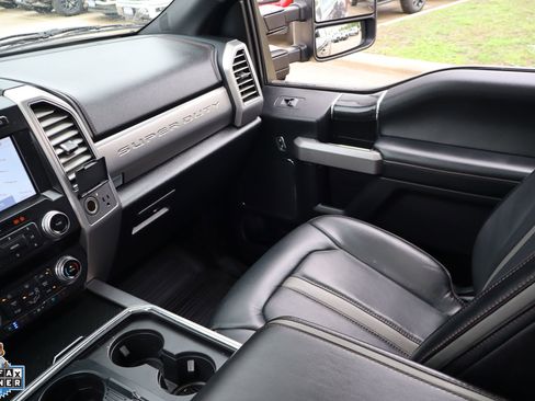 Used 2020 Ford F250 Platinum w/ Tremor Off-Road Package AWD/4WD image 23
