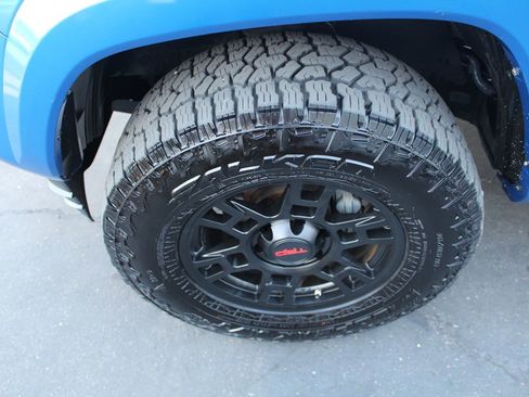 Used 2016 Toyota Tacoma TRD Sport w/ Towing Package RWD image 11