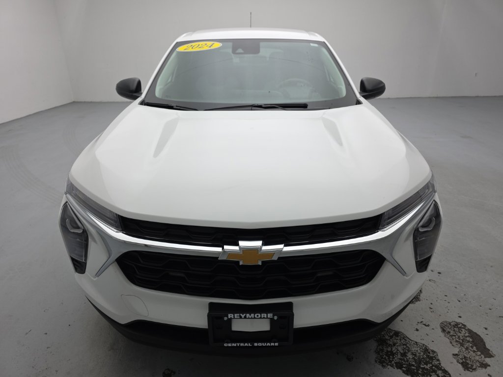 Used 2024 Chevrolet Trax LS FWD image 5