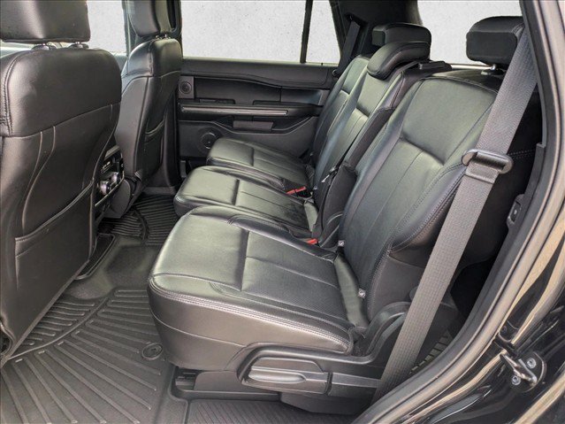 Used 2018 Ford Expedition XLT w/ Equipment Group 202A RWD image 16