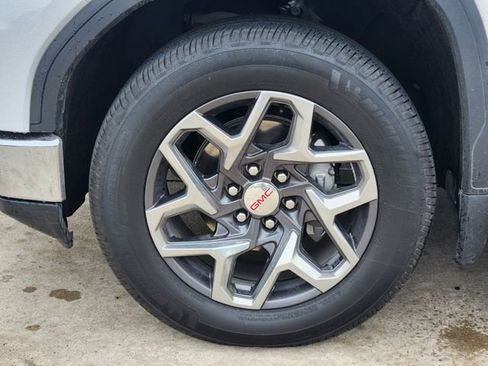 Used 2024 GMC Sierra 1500 SLT RWD image 10