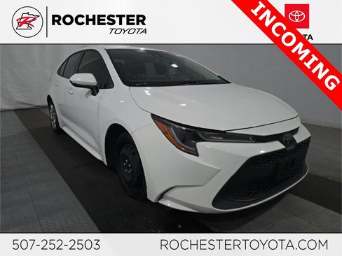 Used 2020 Toyota Corolla LE image 1