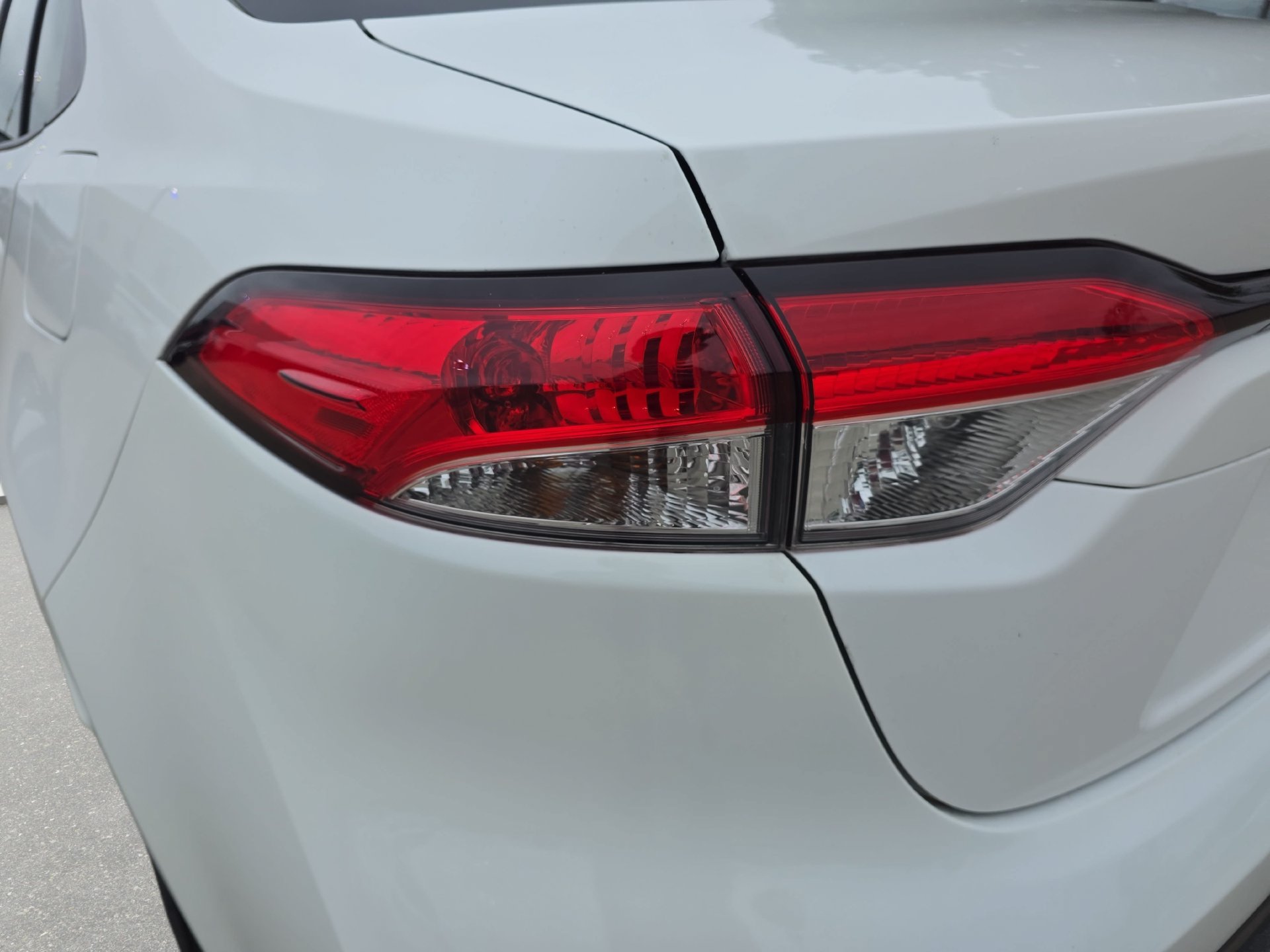 Used 2023 Toyota Corolla LE FWD image 31