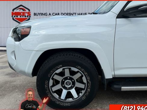 Used 2018 Toyota 4Runner TRD Off-Road Premium AWD/4WD image 19