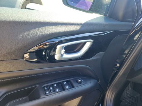 New 2026 Jeep Compass Latitude image 10