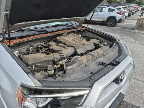 Used 2017 Toyota 4Runner SR5 RWD image 37