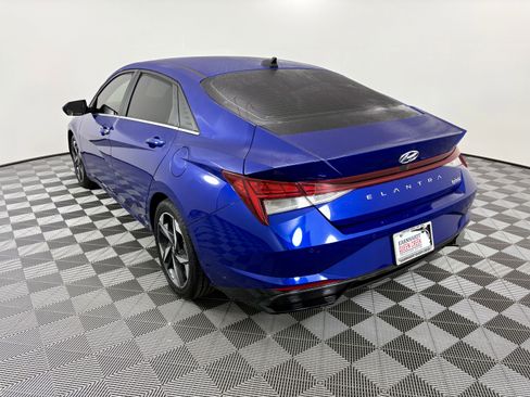 Used 2023 Hyundai Elantra Limited image 3
