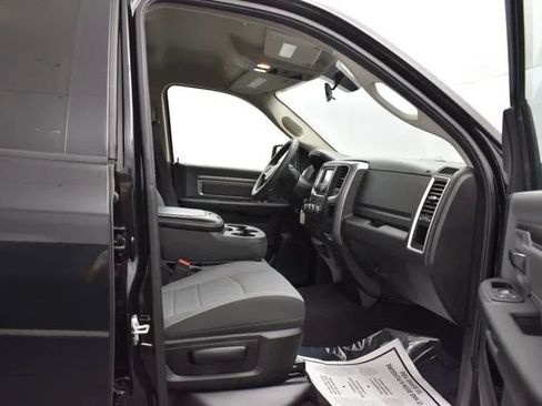 Used 2024 RAM 1500 Classic SLT AWD/4WD image 17
