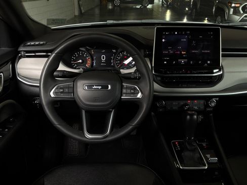 Used 2025 Jeep Compass Limited AWD/4WD image 13