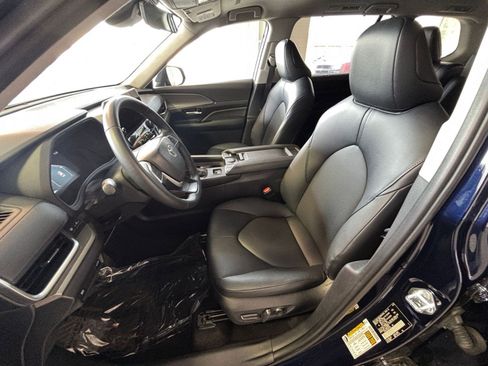 Used 2025 Toyota Grand Highlander LE image 27
