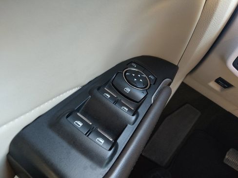Used 2019 Lincoln MKC Premiere FWD image 27