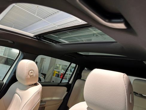 New 2025 Mercedes-Benz GLB 250 4MATIC image 13