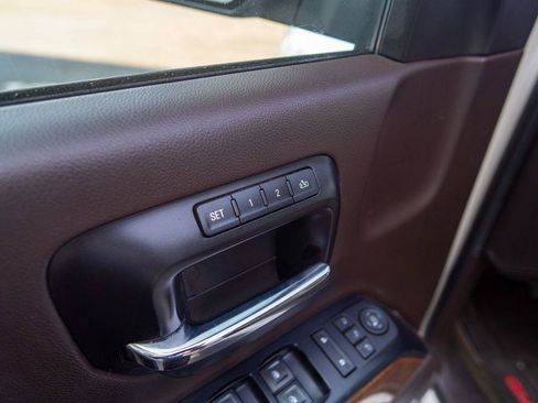 Used 2014 GMC Sierra 1500 SLT w/ SLT Crew Cab Value Package AWD/4WD image 18