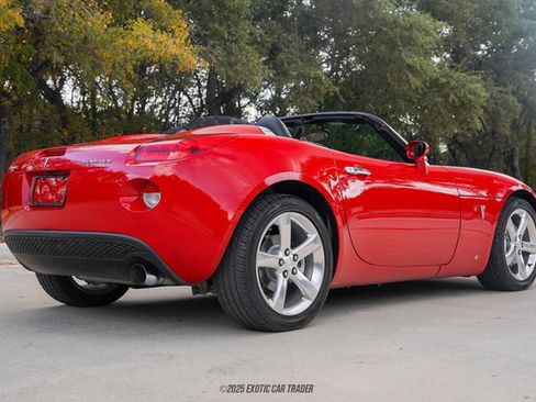 Used 2006 Pontiac Solstice Convertible w/ Premium Package image 8