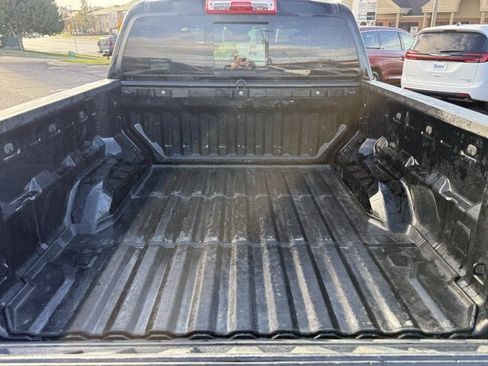 Used 2024 Chevrolet Colorado Trail Boss w/ Technology Package image 12