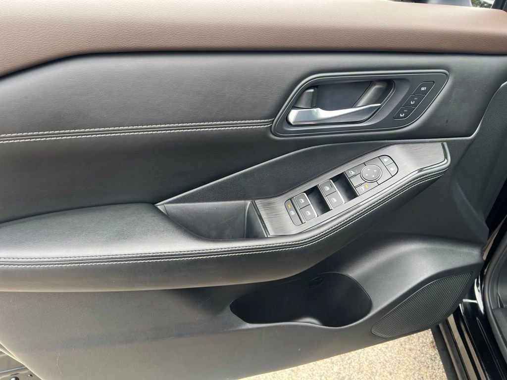 Certified 2023 Nissan Rogue SL AWD/4WD image 7