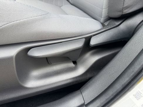 Used 2025 Toyota Corolla SE FWD image 25