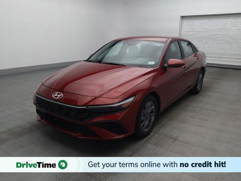 Used 2024 Hyundai Elantra SEL FWD image 1