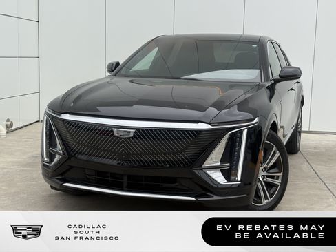 Certified 2024 Cadillac Lyriq Luxury AWD/4WD image 1