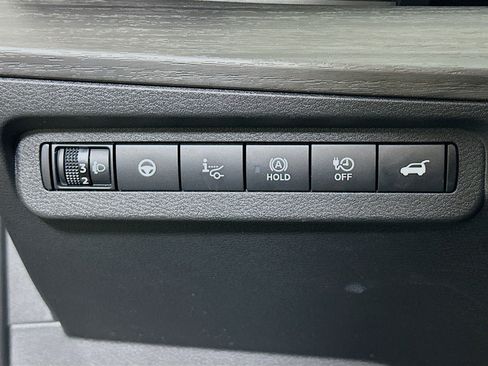 Used 2023 Nissan Ariya FWD image 17