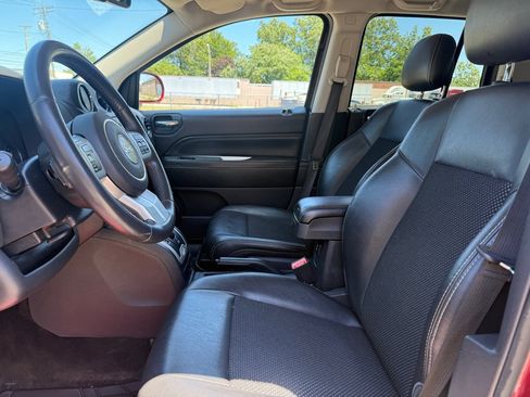 Used 2017 Jeep Compass Latitude AWD/4WD image 8