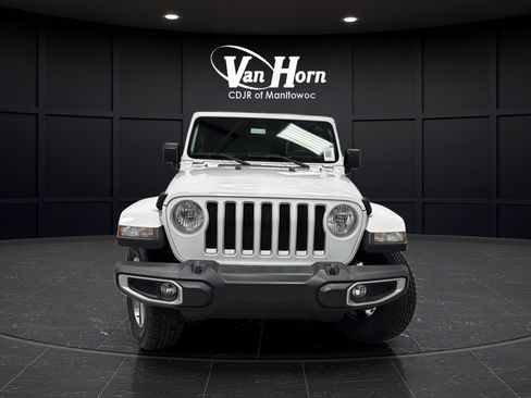 Used 2022 Jeep Wrangler Unlimited Sahara AWD/4WD image 8