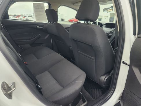 Used 2016 Ford Focus SE image 19