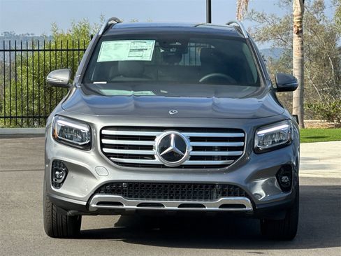New 2026 Mercedes-Benz GLB 250 image 8