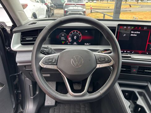 Used 2026 Volkswagen Tiguan SE AWD/4WD image 29