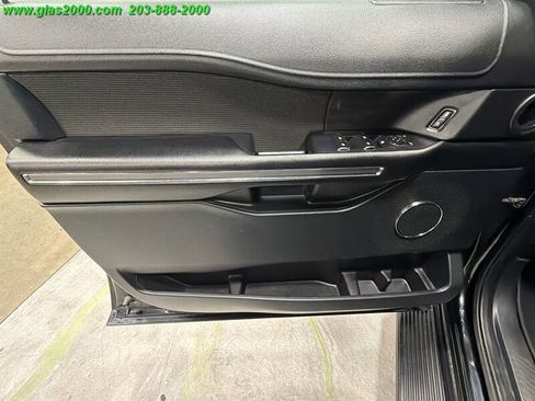 Used 2018 Ford Expedition XLT image 25
