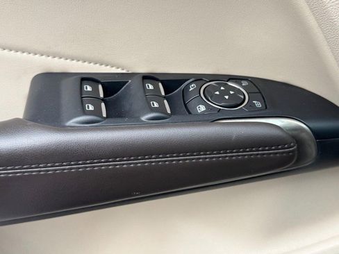 Used 2017 Lincoln MKC Reserve image 23