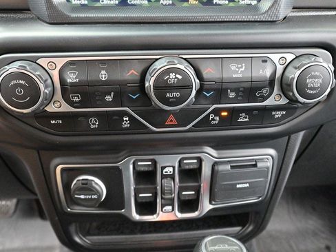 Used 2021 Jeep Gladiator Sport AWD/4WD image 23