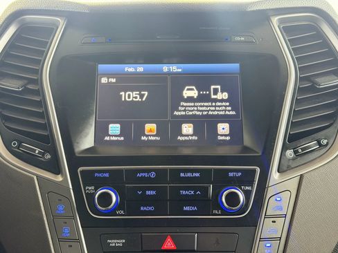 Used 2017 Hyundai Santa Fe SE image 17